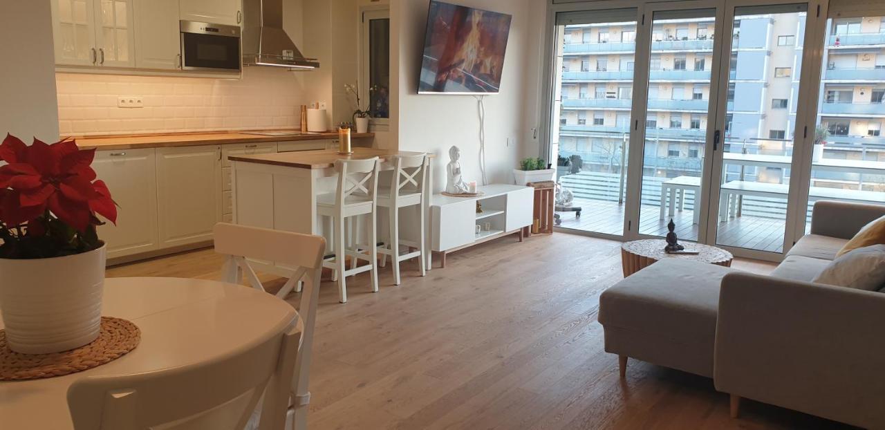 Apartamento Completo Con Piscina Terraza Vistas Del Mar Badalona Exterior foto